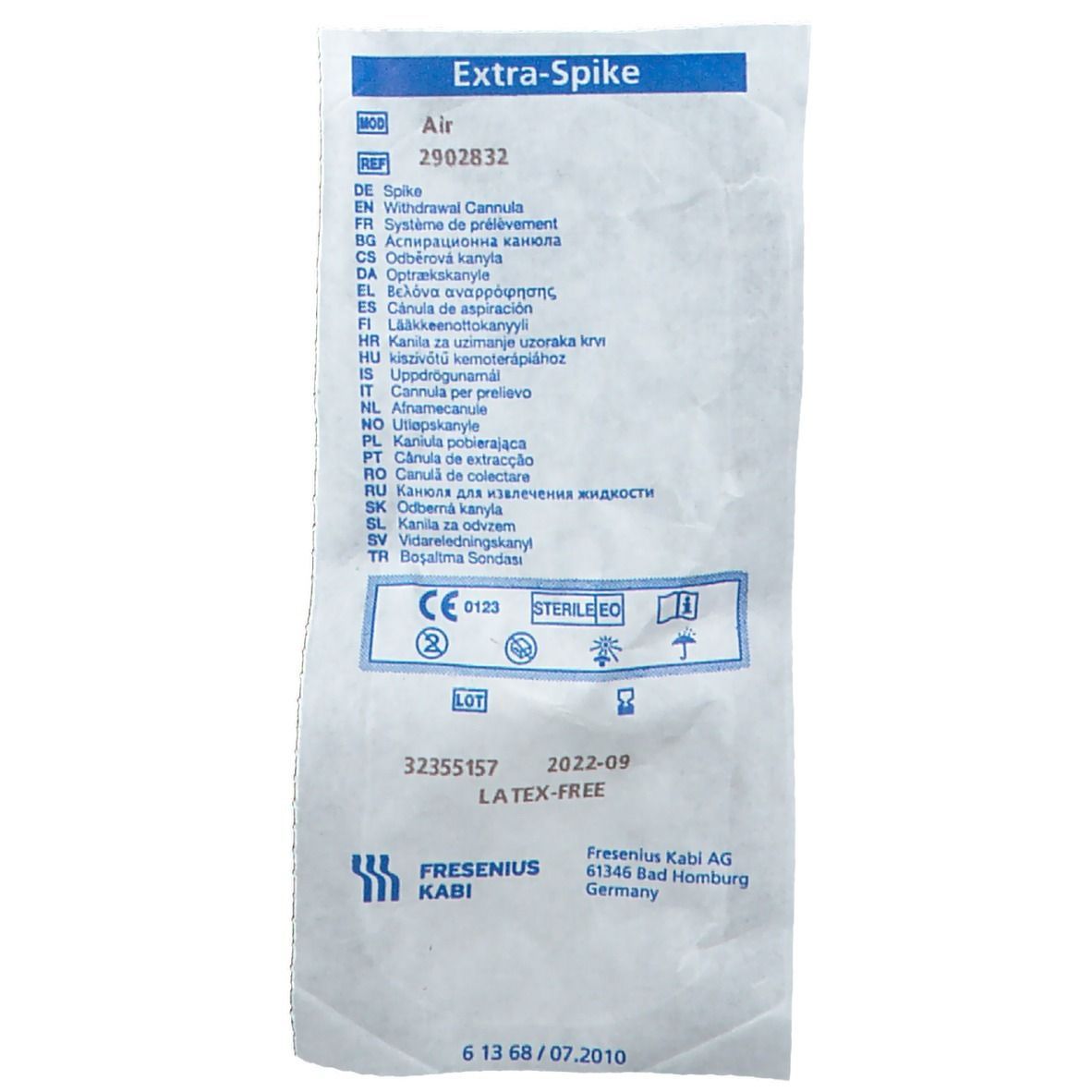 Verpackung von Extra-Spike Air. Enthält eine Kanüle. Mit CE-Kennzeichnung und Sterilisationshinweisen. Latex-frei.