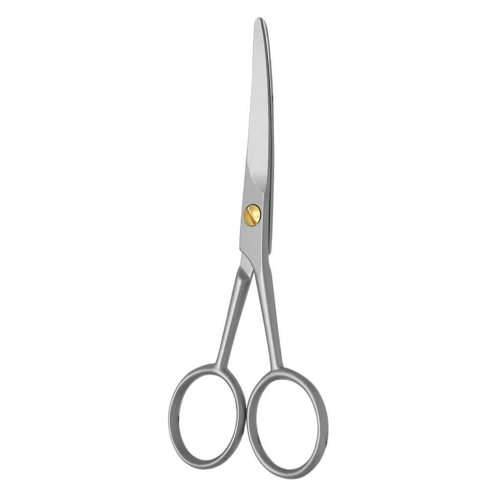 Silberne Schere mit abgerundeten Klingen und goldenem Gelenk. Zwei runde Grifflöcher. Metallisches Aussehen.