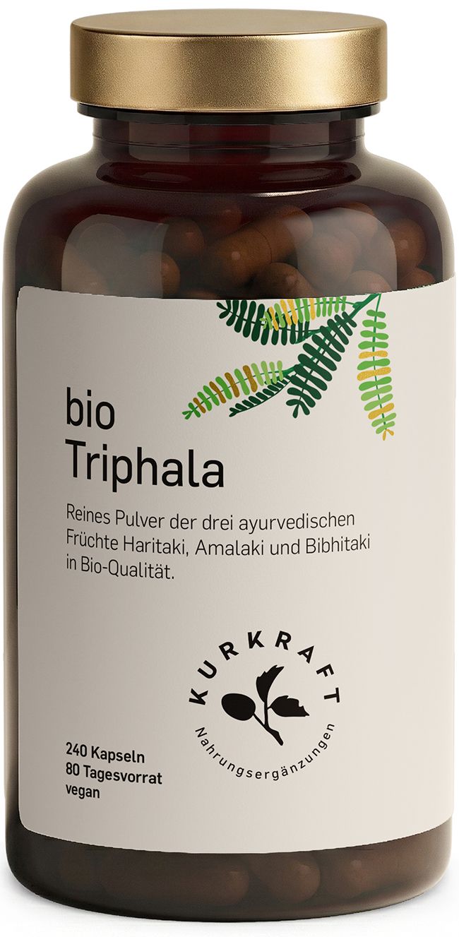 Braune Flasche mit Bio Triphala Kapseln. Text: Reines Pulver der drei ayurvedischen Früchte Haritaki, Amalaki und Bibhitaki.