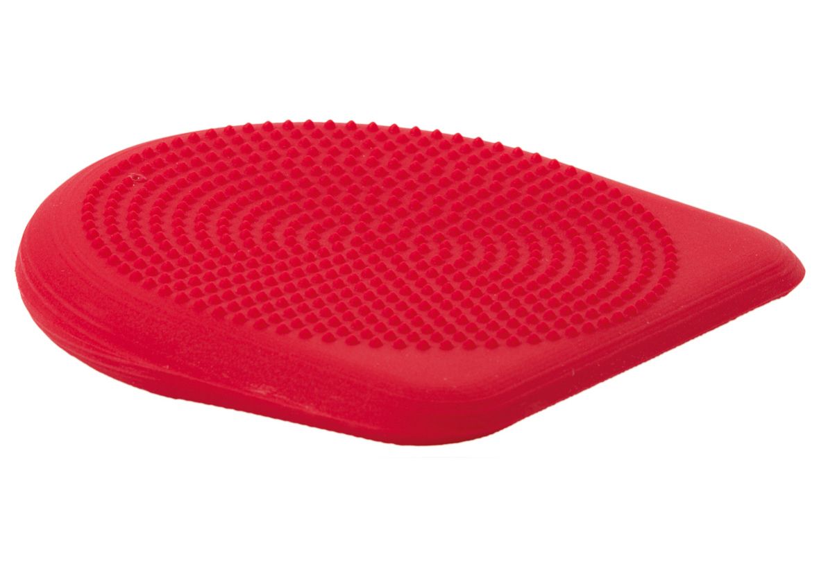 Rotes, ovales Keilkissen mit Noppen auf der Oberseite. Flache, abgerundete Form. Für Fitness und Wellness.