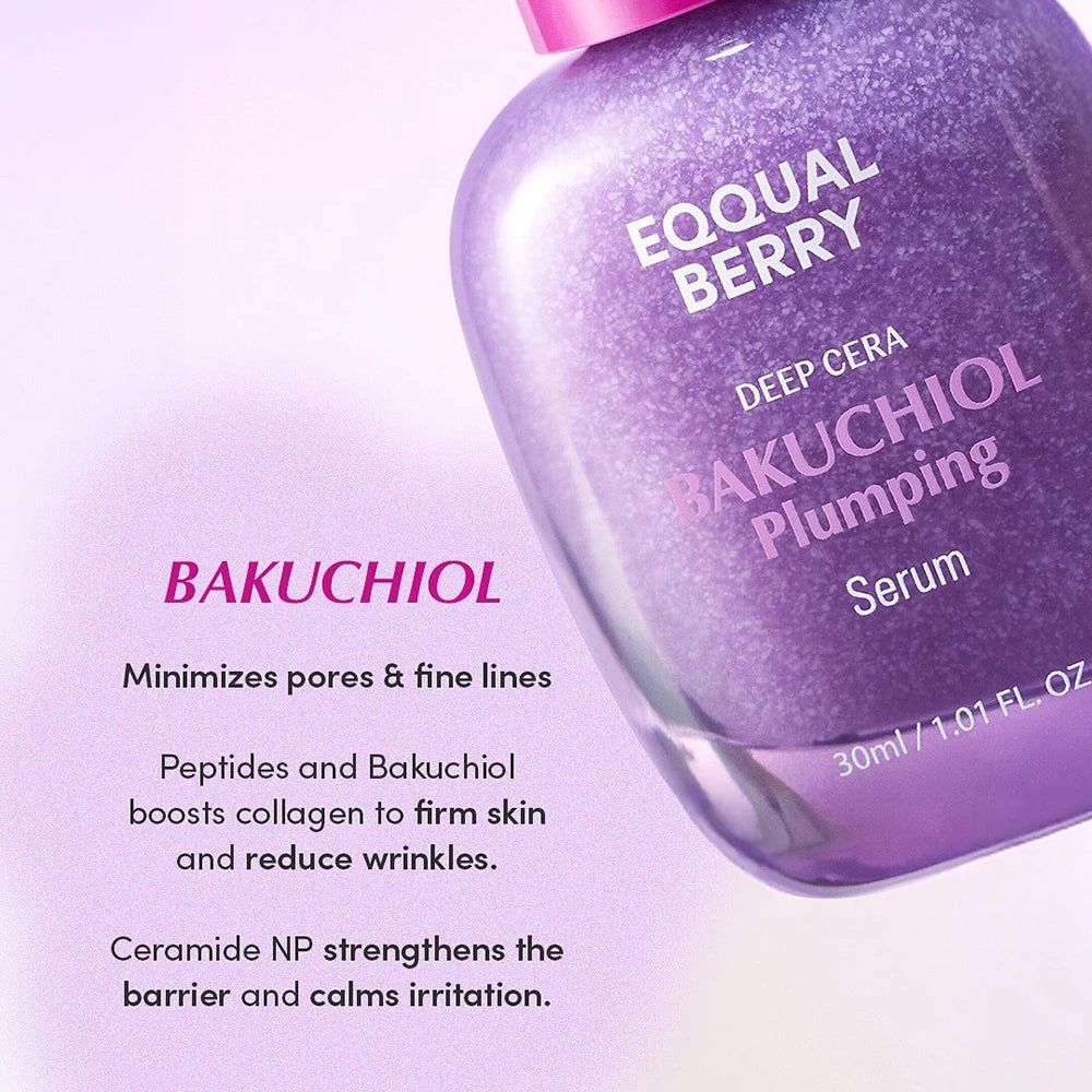 Nahaufnahme der Serumflasche. Text: EQQUAL BERRY, BAKUCHIOL Plumping Serum. Informationen zu Bakuchiol, Peptiden und Ceramid NP.