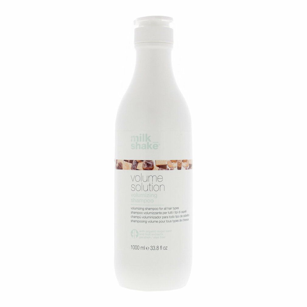 Weiße Flasche Milk_Shake Volume Solution Shampoo. Mit Pumpe und Etikett. Volumen-Shampoo für alle Haartypen.
