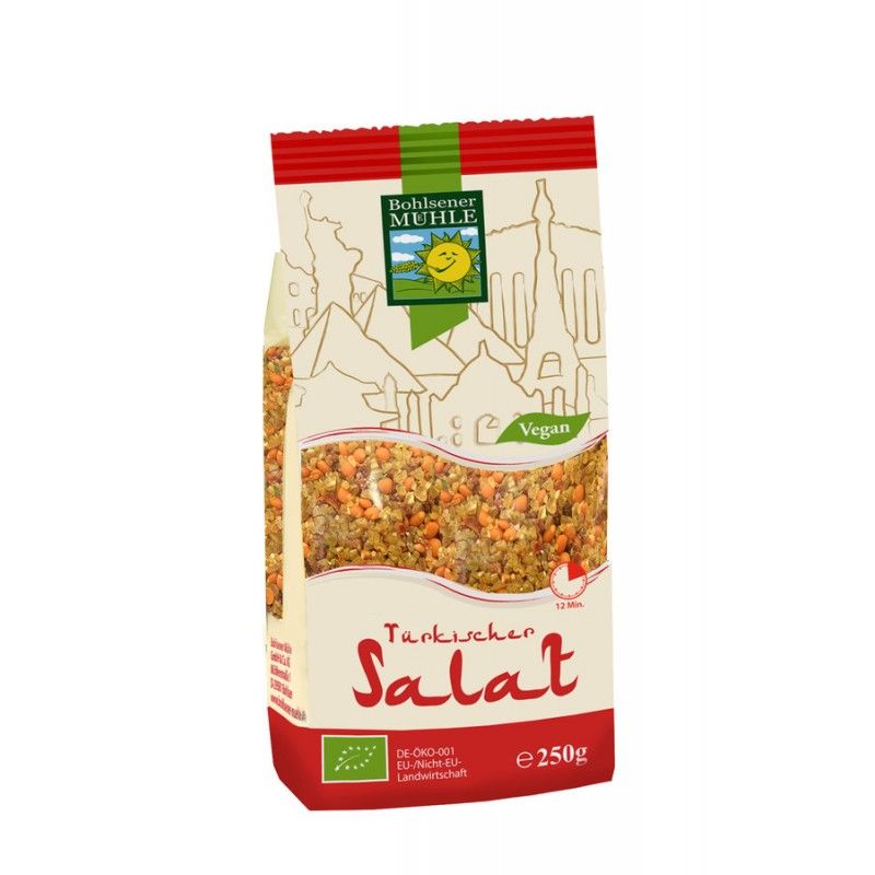 Verpackung mit türkischem Salat. Aufschrift "Türkischer Salat". Logo von Bohlsener Mühle. Vegan-Siegel. Bio-Siegel.