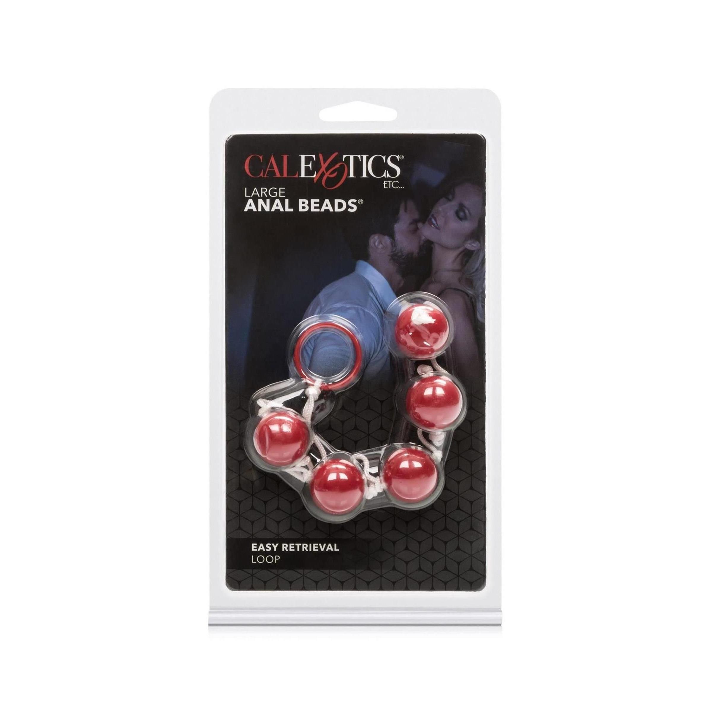 Analperlen in Verpackung. Rote Perlen, weißes Band, roter Ring. Marke CalExotics. "Large Anal Beads" und "Easy Retrieval Loop" sichtbar.