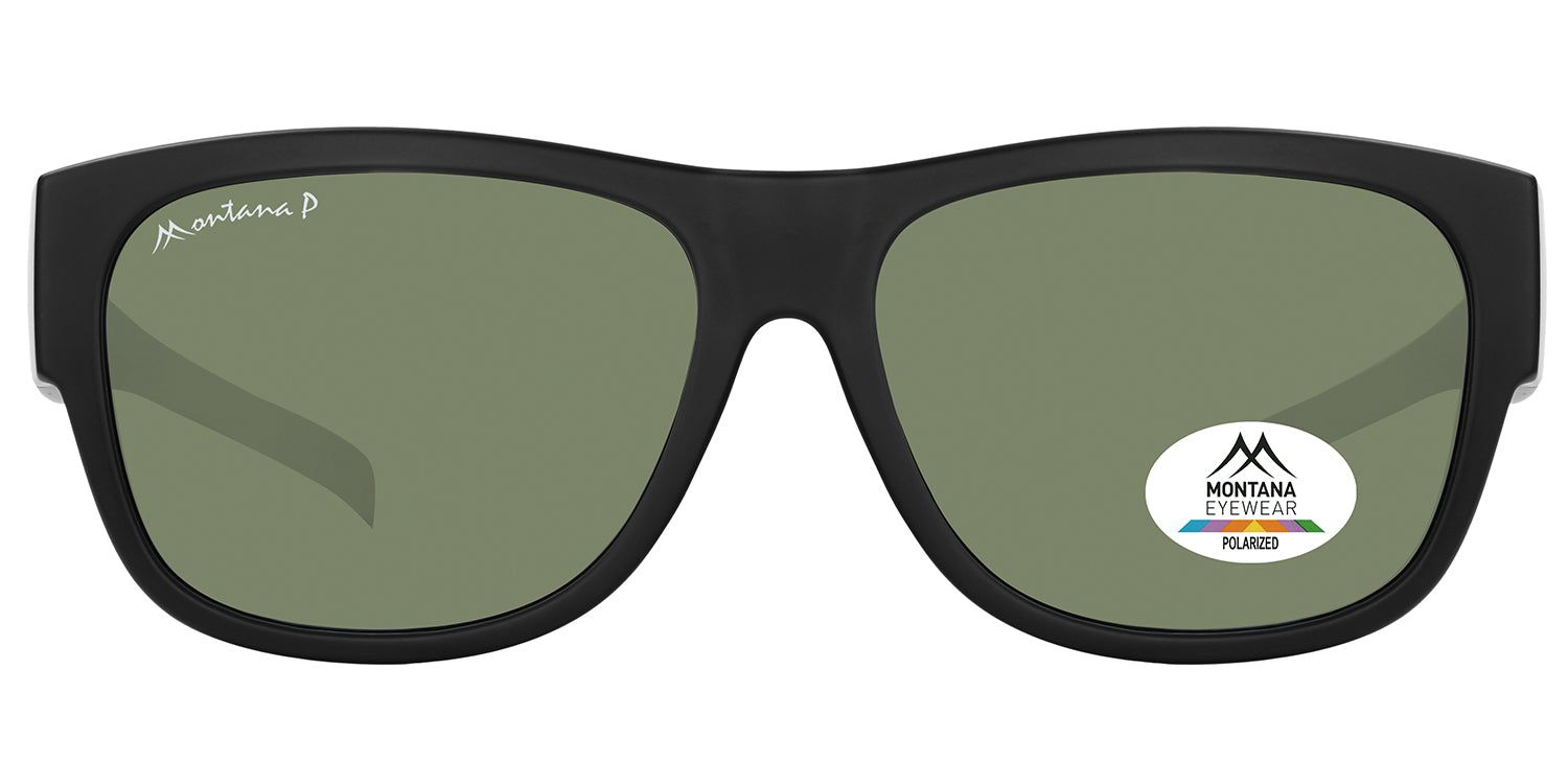 Schwarze Sonnen-Überbrille mit grünen Gläsern. Montana Eyewear Logo und Polarisations-Aufkleber. Rechteckige Form.