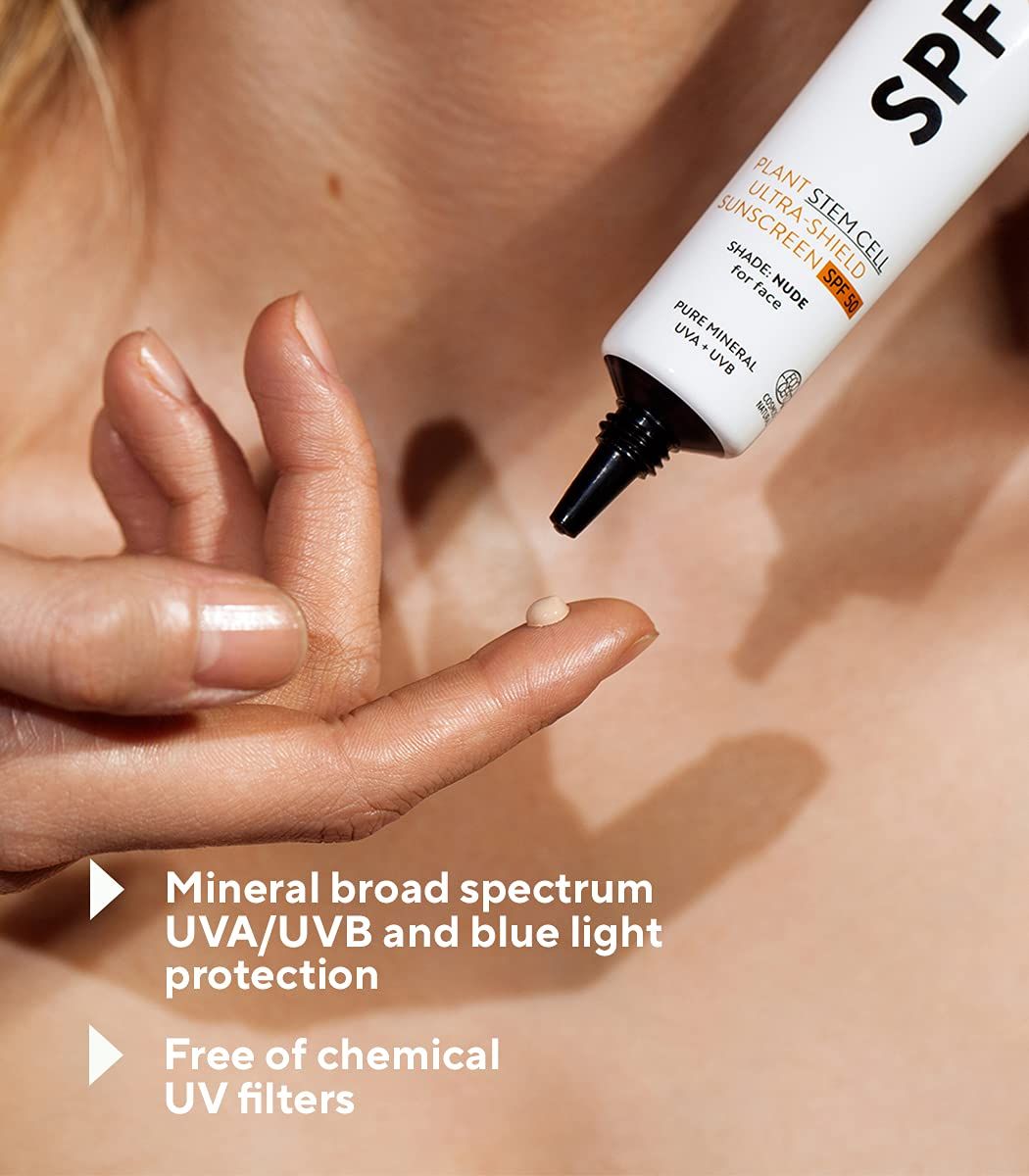 Produkt wird auf Finger aufgetragen. Text: Mineral breites Spektrum UVA/UVB und Blaulichtschutz. Frei von chemischen UV-Filtern.