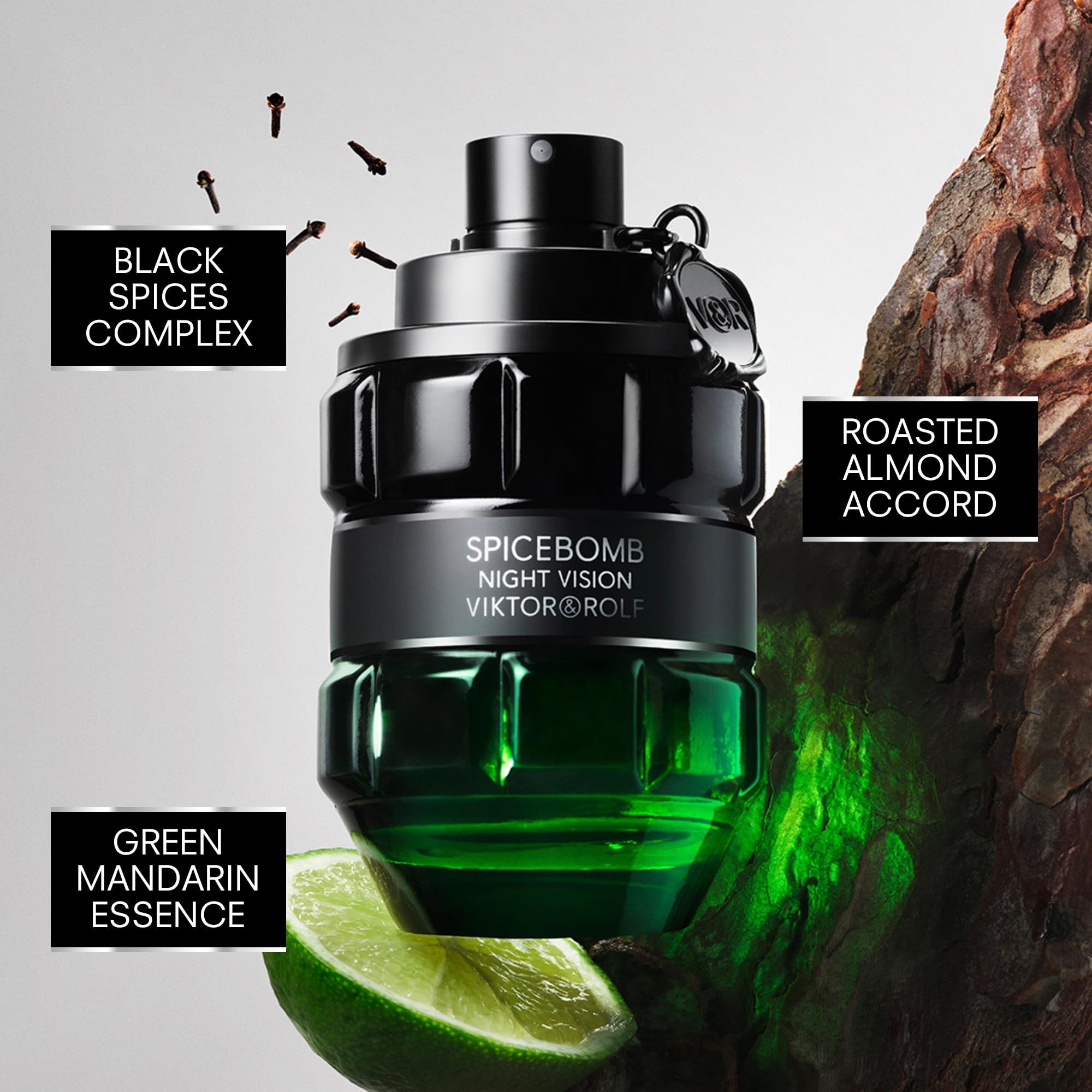 Schwarze Flasche mit grünem Boden. Text: SPICEBOMB NIGHT VISION VIKTOR&ROLF. Zutaten-Labels.