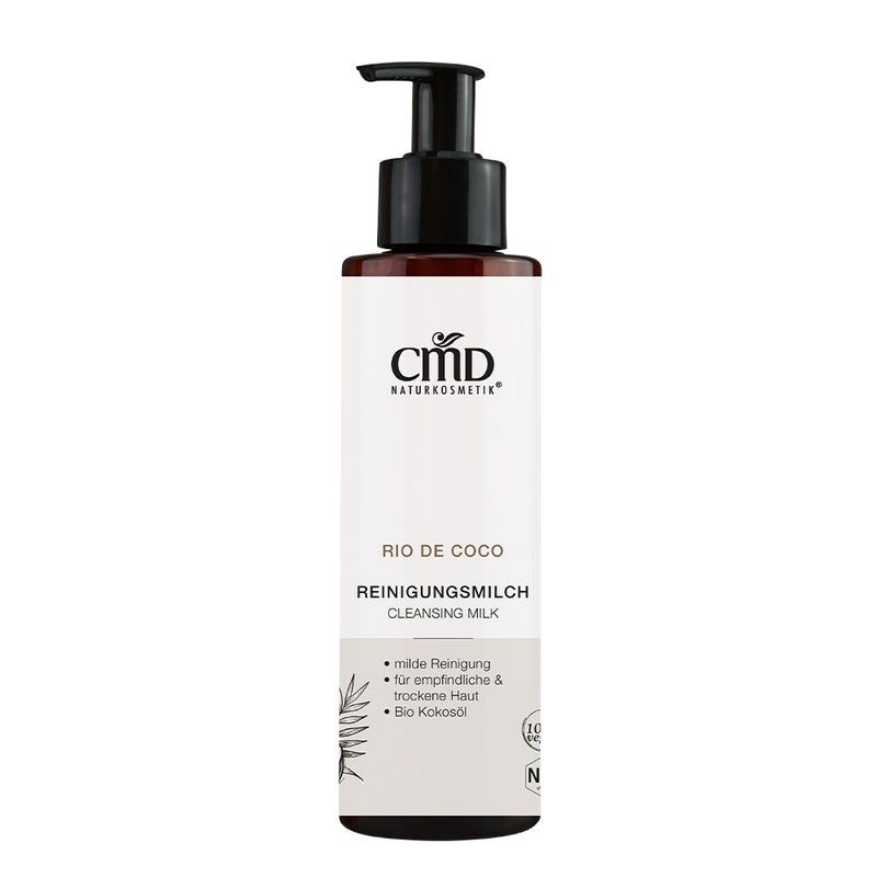 Reinigungsmilch-Flasche mit schwarzem Pumpkopf. Aufschrift: CMD Naturkosmetik, Rio de Coco, Reinigungsmilch. Für empfindliche Haut.