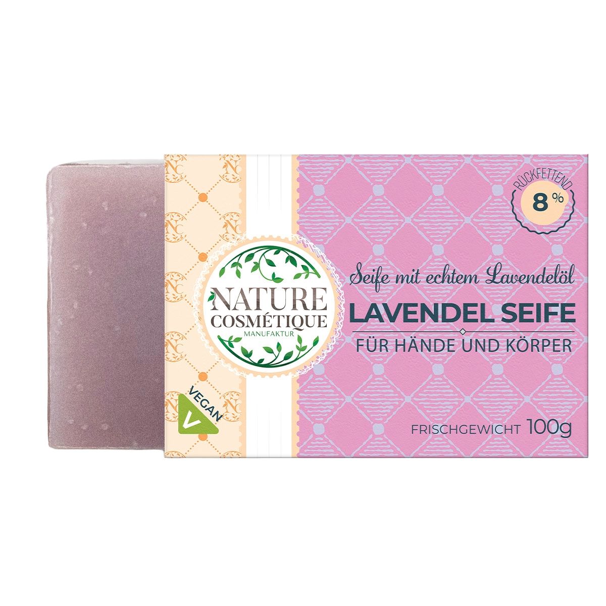 Lavendel Seife neben Verpackung. Marke Nature Cosmetique. Vegan. Siegel: Sehr gut.
