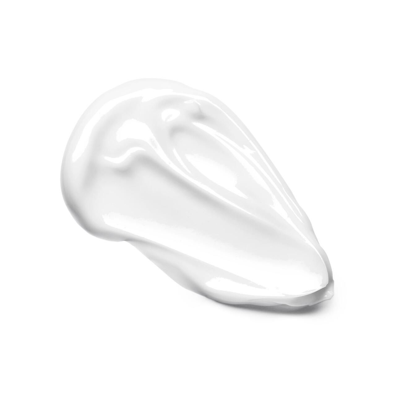 Klecks weiße Handlotion. Glatte, cremige Textur. Auf weißem Hintergrund.