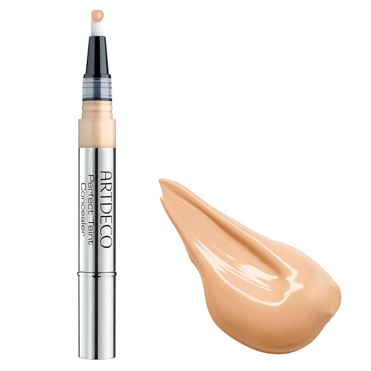 PERFECT TEINT Concealer und Farbmuster. Silberfarbene Hülle, hellbeige Farbton. Aufschrift: ARTDECO Perfect Teint Concealer.