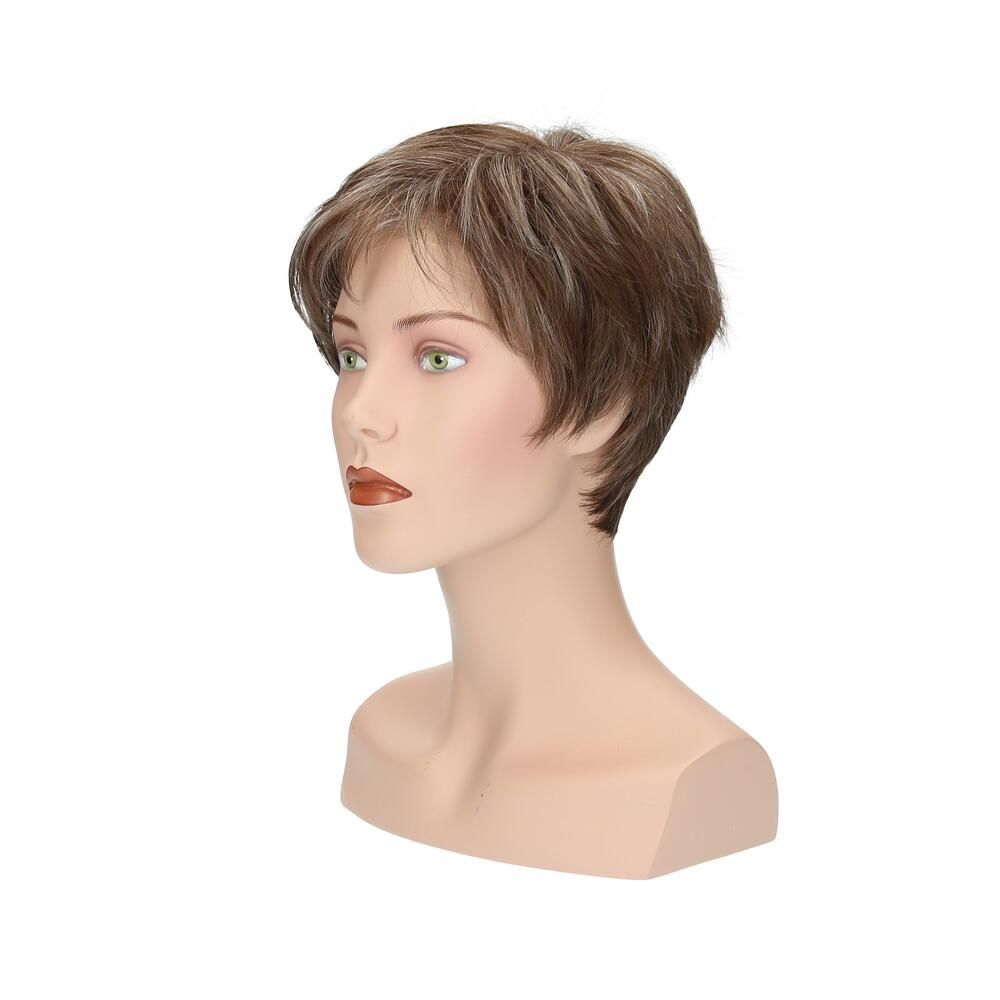 Perücke Magnolie von Lofty auf Schaufensterpuppe. Kurze, braune Haare mit helleren Strähnen. Seitenansicht.