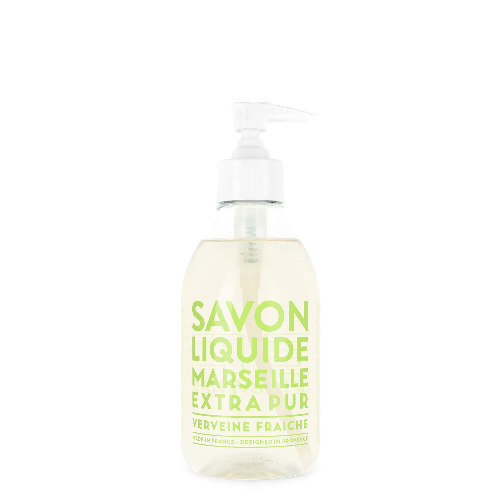 Transparente Flasche mit weißem Pumpkopf. Grün bedruckt: SAVON LIQUIDE MARSEILLE EXTRA PUR VERVEINE FRAÎCHE.