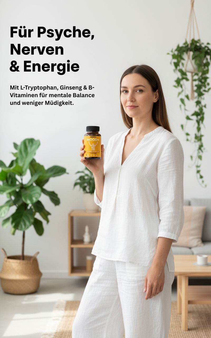 Frau hält eine braune Flasche mit gelbem Etikett. Auf dem Etikett steht "MOOD+". Text: Für Psyche, Nerven & Energie. Mit L-Tryptophan, Ginseng & B-Vitaminen.