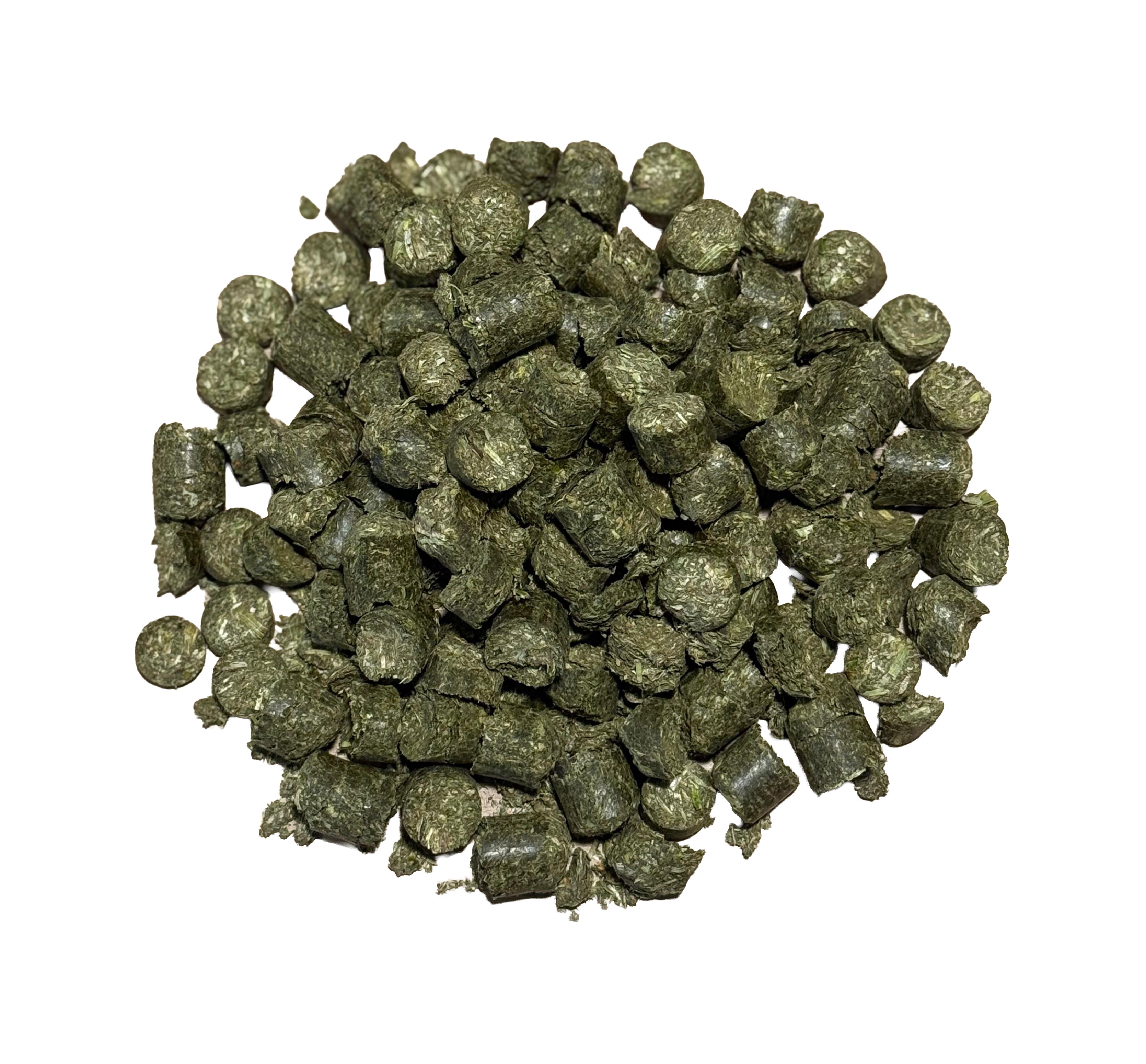 Haufen grüner, zylindrischer Pellets. Einzelne Pellets sind sichtbar. Keine Verpackung.