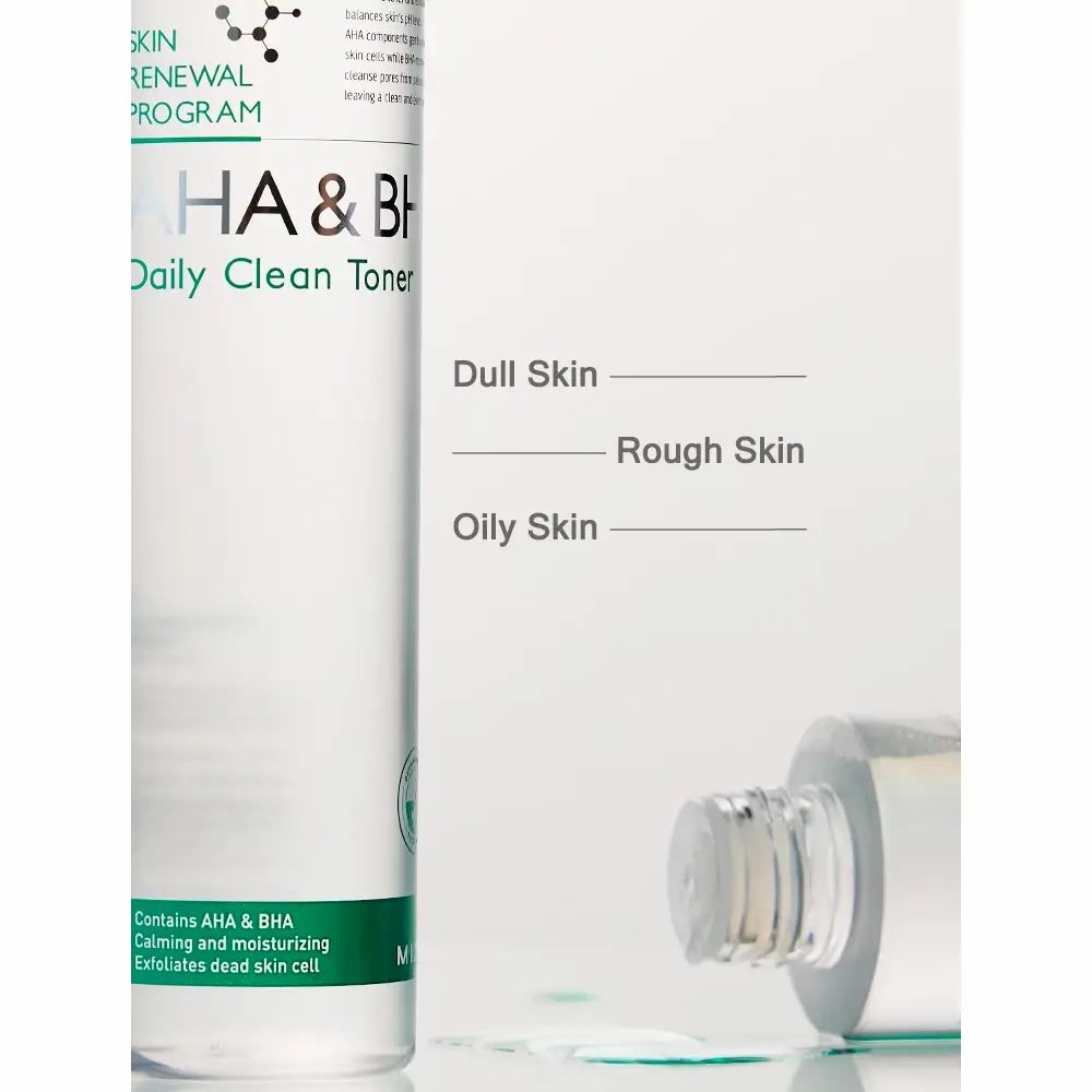 Flasche und Tube. Beschriftung: AHA & BHA Daily Clean Toner. Text: Dull Skin, Rough Skin, Oily Skin. Tube teilweise geöffnet.