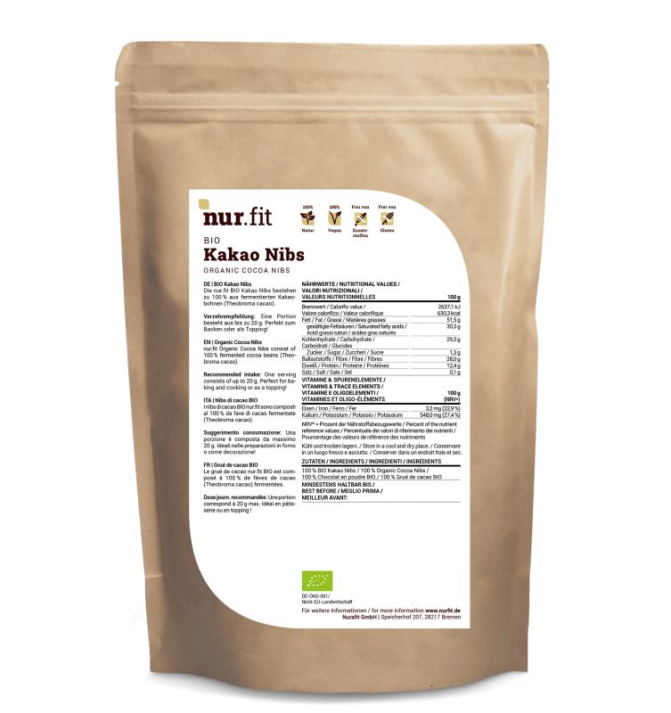Rückseite der Verpackung mit "nur.fit BIO Kakaonibs". Text in Deutsch, Englisch, Italienisch und Französisch. Nährwertangaben, Zutaten, Bio-Siegel.