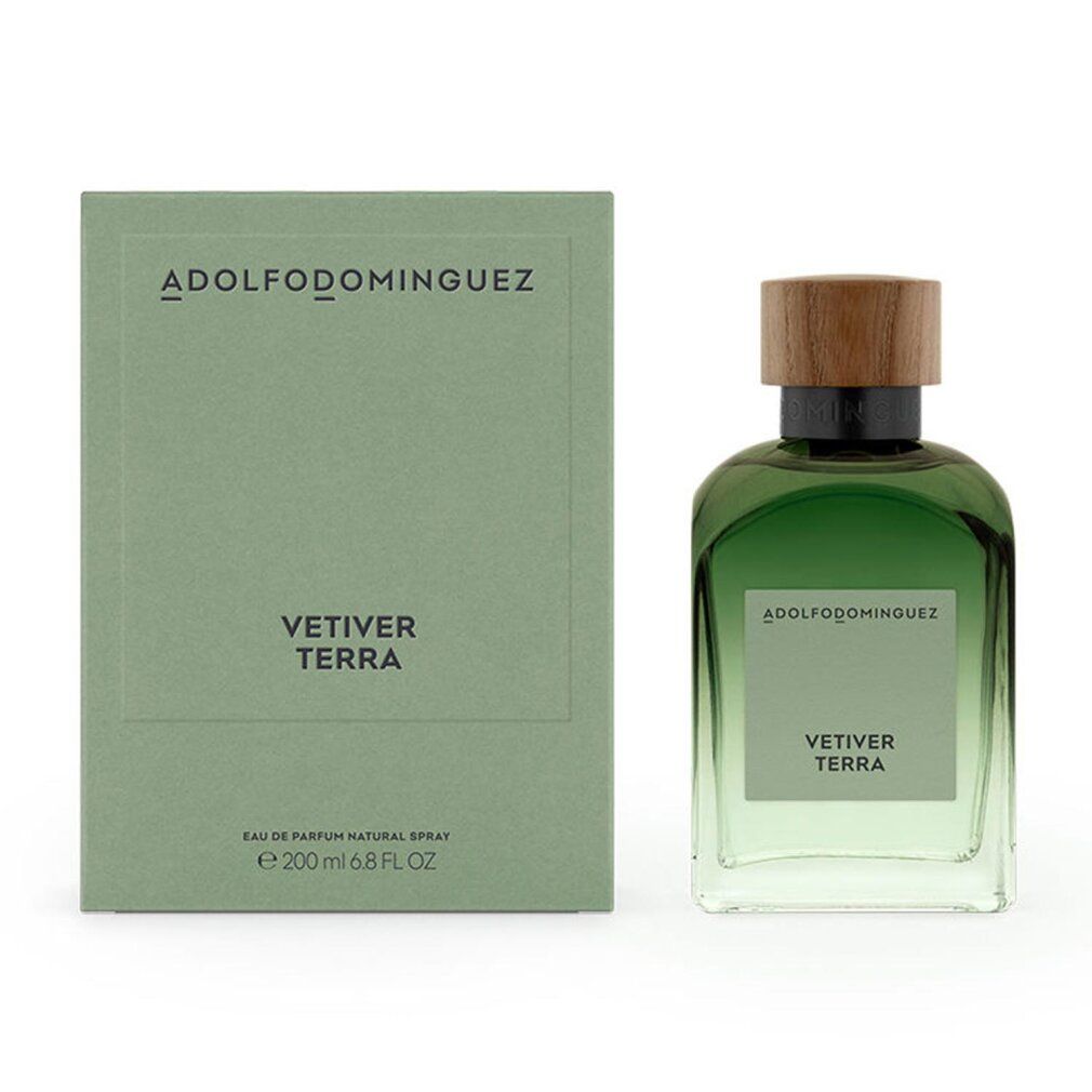 Grüne Schachtel und Flakon. Aufschrift: ADOLFODOMINGUEZ, VETIVER TERRA. Flakon mit Holzverschluss. 200 ml.