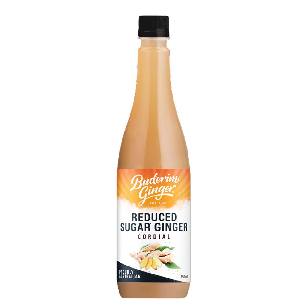 Flasche Ingwer-Refresher. Etikett mit Produktname und Logo. Schwarzer Verschluss. Flüssigkeit in Orangetönen.