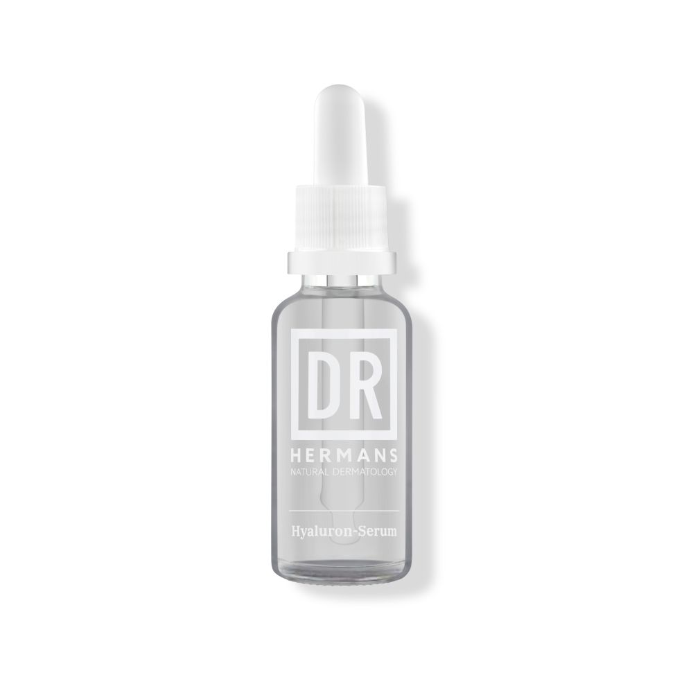 Transparente Serumflasche mit Pipette. Aufschrift DR HERMANS und Hyaluron-Serum. Weißer Hintergrund.
