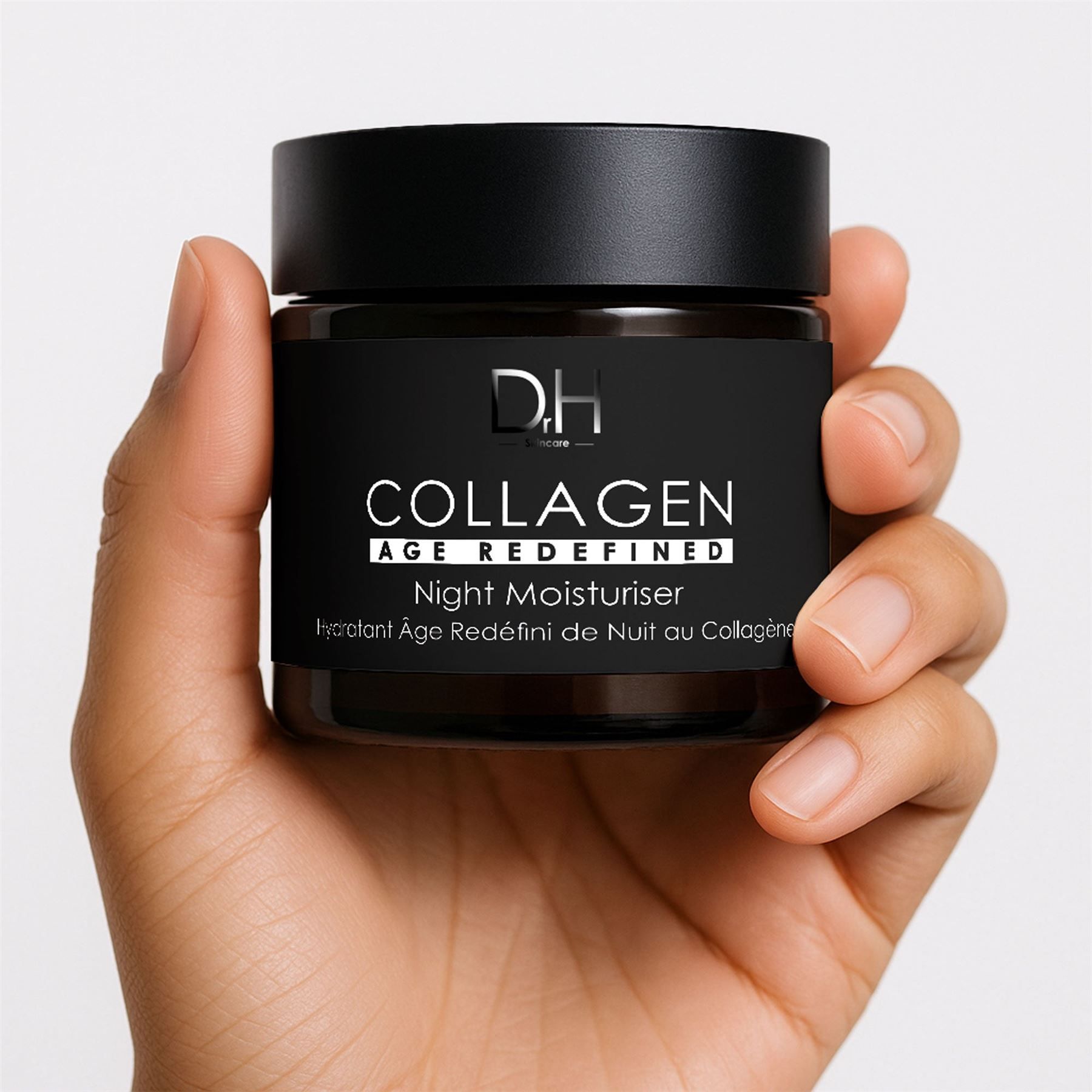 Hand hält Dr. H Collagen Anti-Age Nachtcreme.