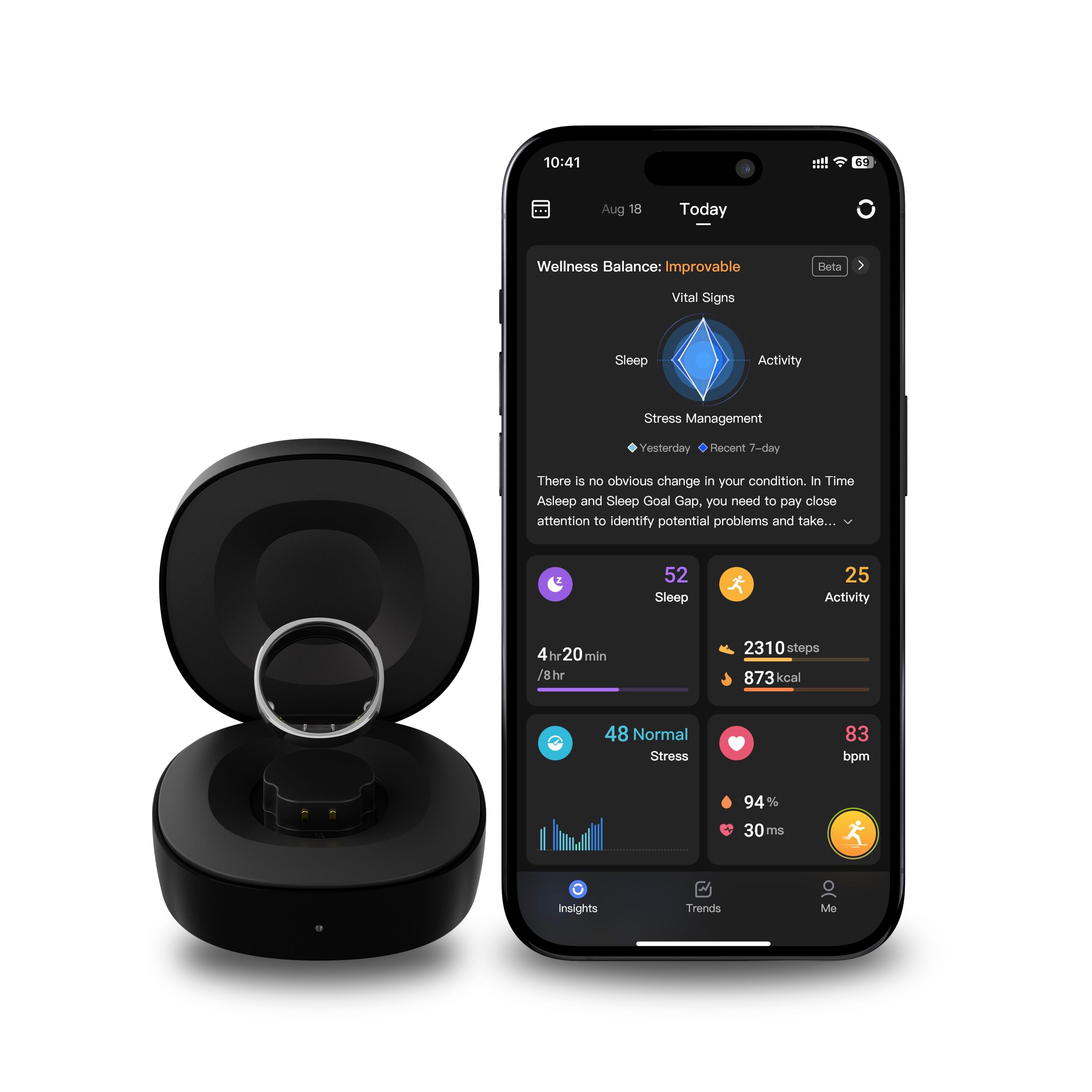 Ring und Ladestation neben Smartphone. Smartphone zeigt Gesundheitsdaten an.