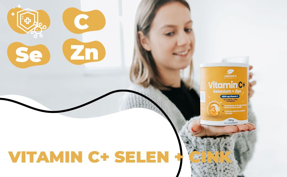 Frau hält eine Dose "Vitamin C+ Selenium + Zinc" in der Hand. Im Hintergrund Symbole für Vitamin C, Selen und Zink.