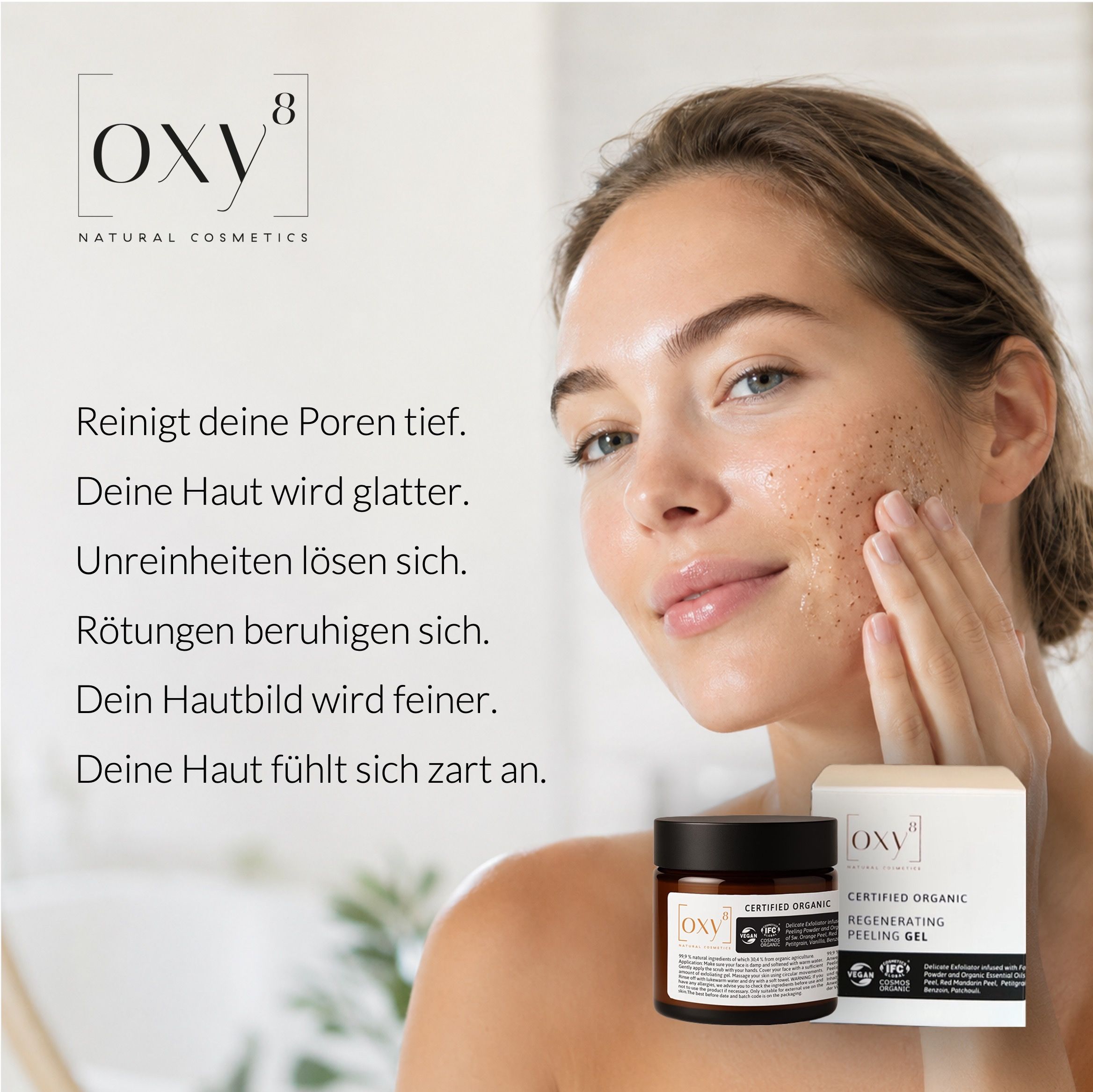 Frau berührt Gesicht. Produkt und Verpackung daneben. Text: Reinigt deine Poren tief.