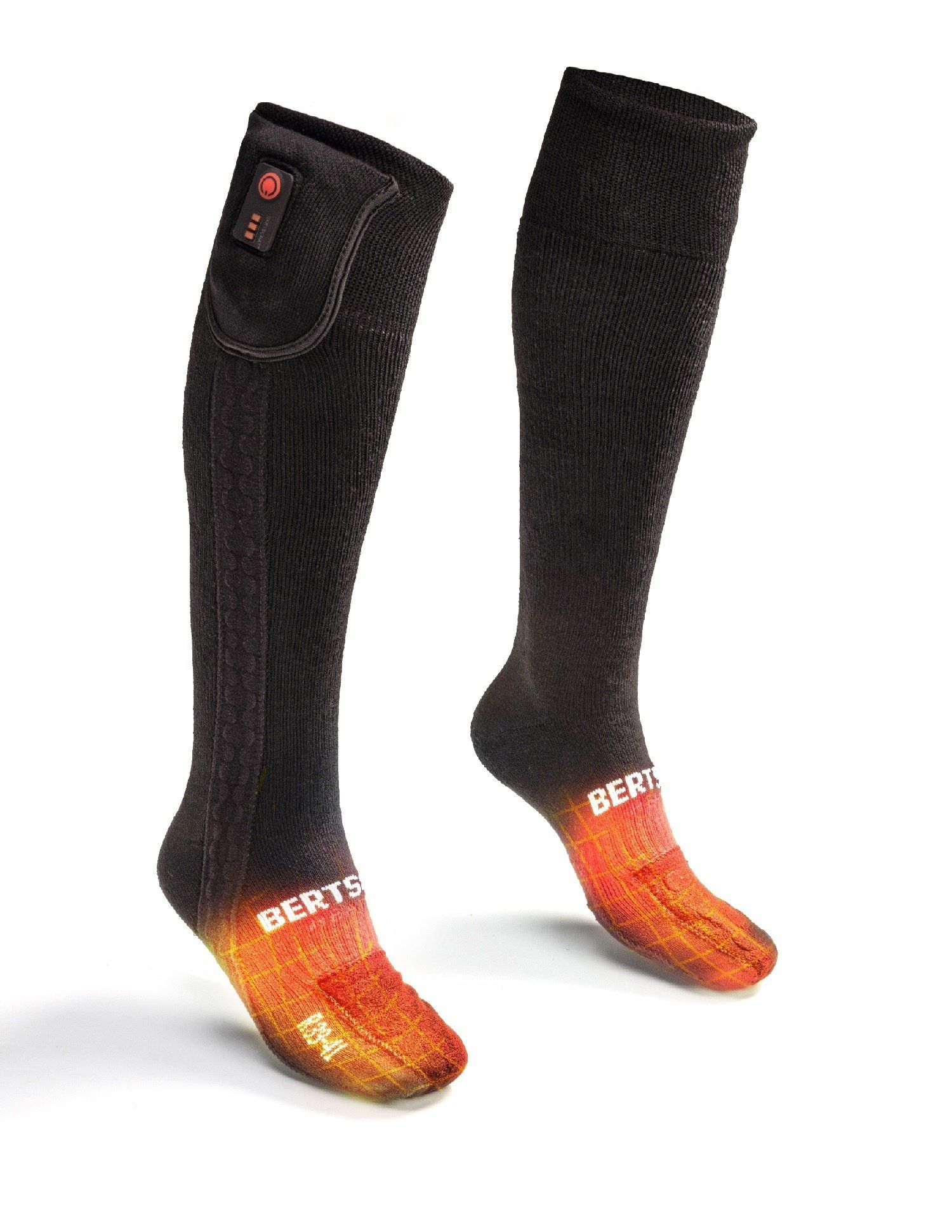 Zwei schwarze BERTSCHAT® beheizbare Socken. Die Sohlen zeigen eine rote Wärme. Logo und Größenangabe sind sichtbar.