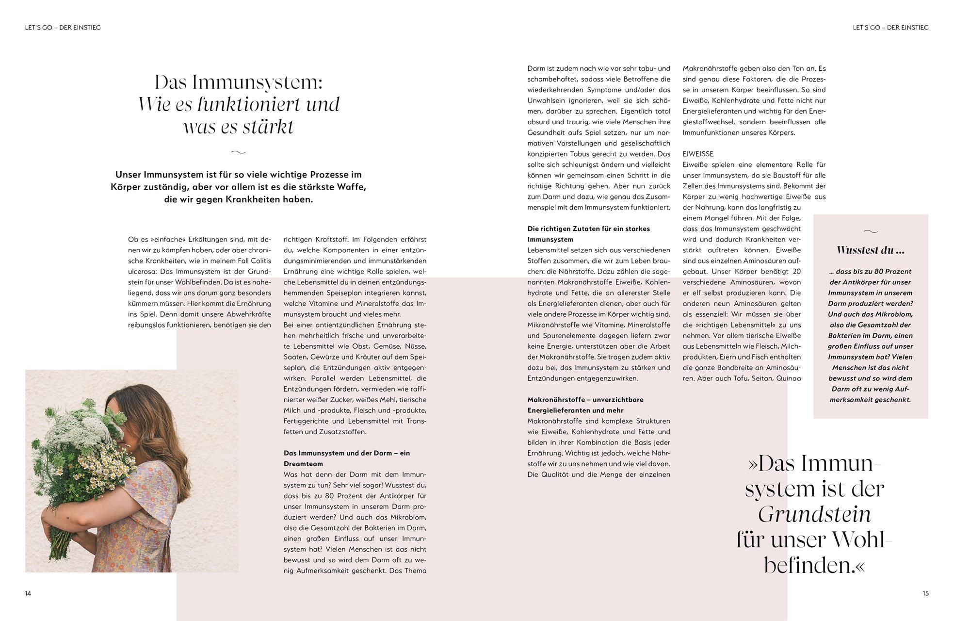 Buchseite mit Text und Foto einer Frau mit Blumen. Rosa Hintergrund.