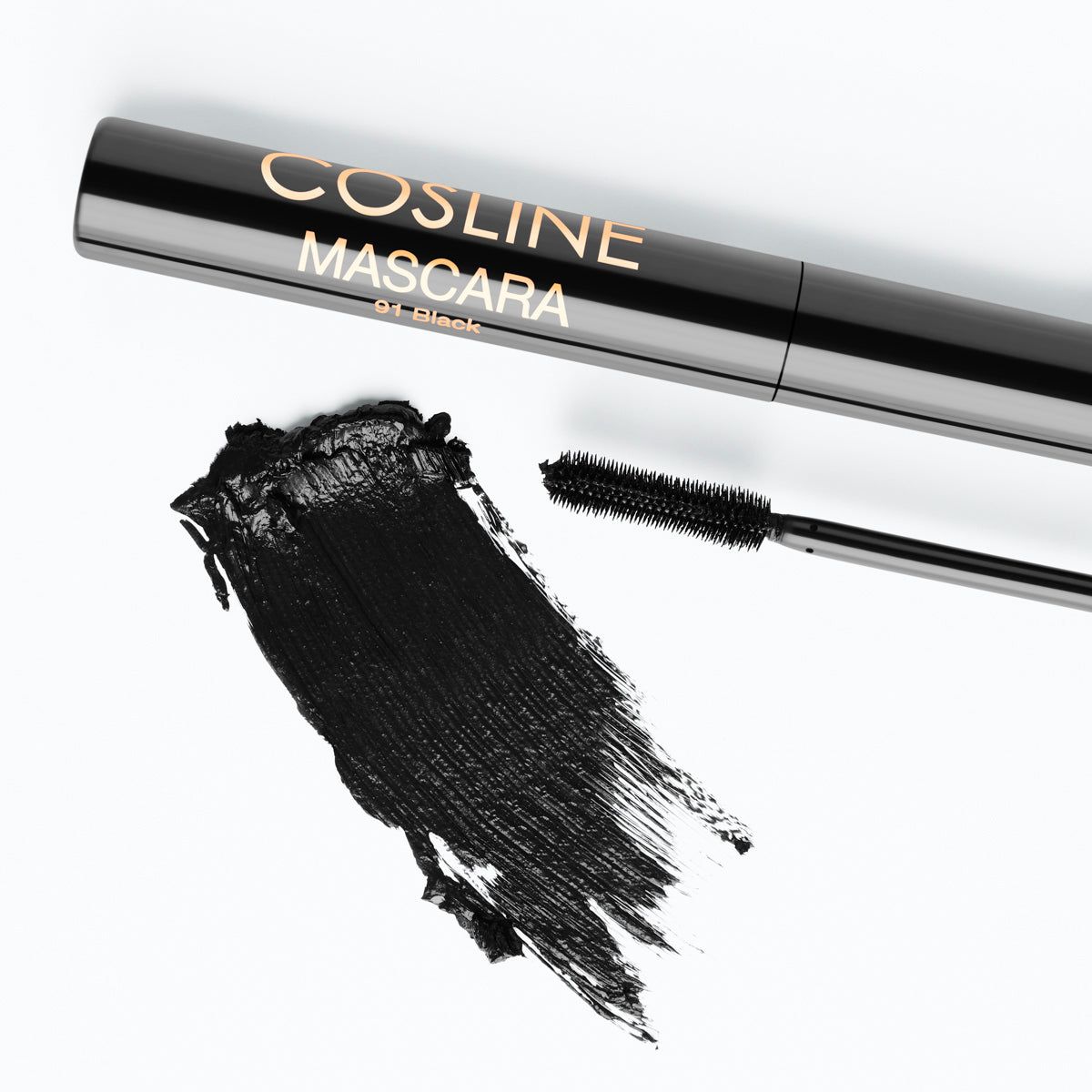 Schwarze Mascara-Tube und Bürste. Aufschrift: Cosline Mascara. Schwarzer Mascara-Abstrich. Bürste daneben.