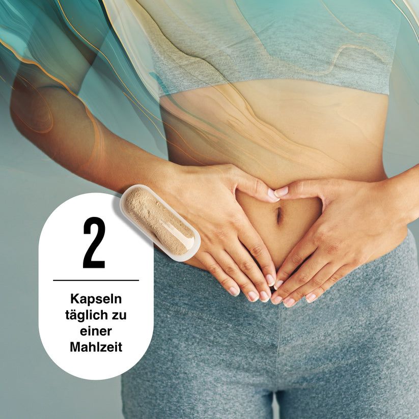 Frau mit Herz-Handgeste, neben einer Kapsel. Text: 2 Kapseln täglich zu einer Mahlzeit. Hintergrund: hellblau.