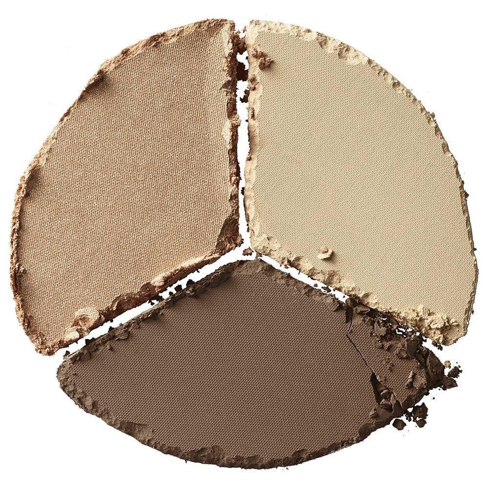 Palette mit drei Farbtönen in Beige, Hellbraun und Dunkelbraun. Die Farben sind in einem dreieckigen Muster angeordnet.