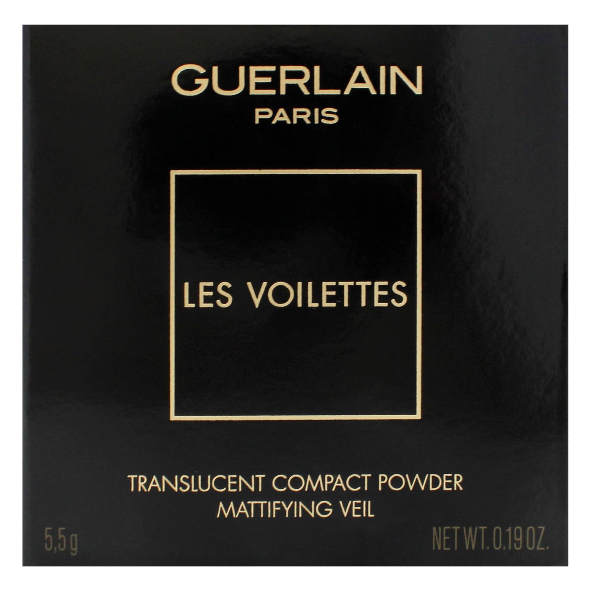 Nahe Ansicht der schwarzen Verpackung. Text: Guerlain, Les Voilettes, Translucent Compact Powder, Mattifying Veil. Gewicht: 5.5g, 0.19 oz.