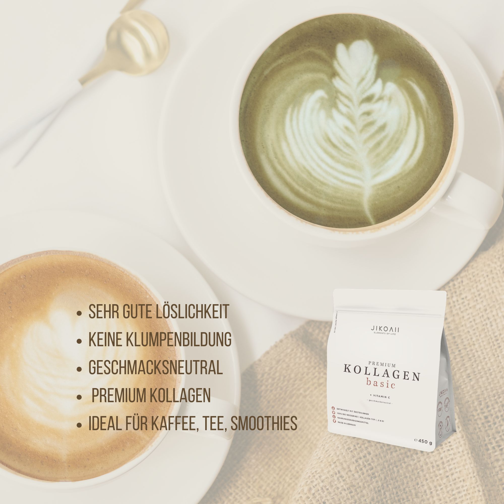 Zwei Tassen Kaffee mit Milchschaum. Daneben ein weißer Beutel JIKOAII Premium Kollagen Basic. Text: Geschmacksneutral, ideal für Kaffee.