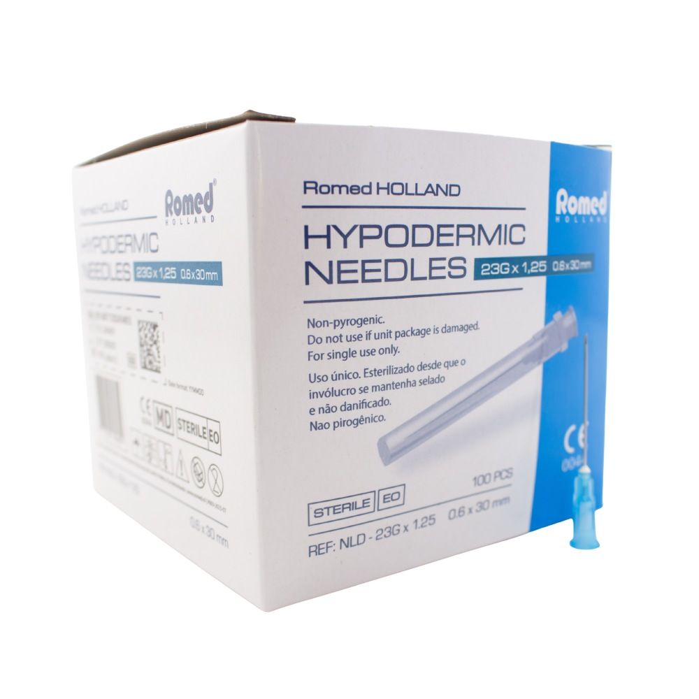 Box mit Injektionskanülen. Aufschrift: HYPODERMIC NEEDLES 23G x 1,25. Steril. 100 Stück. CE-Kennzeichnung.