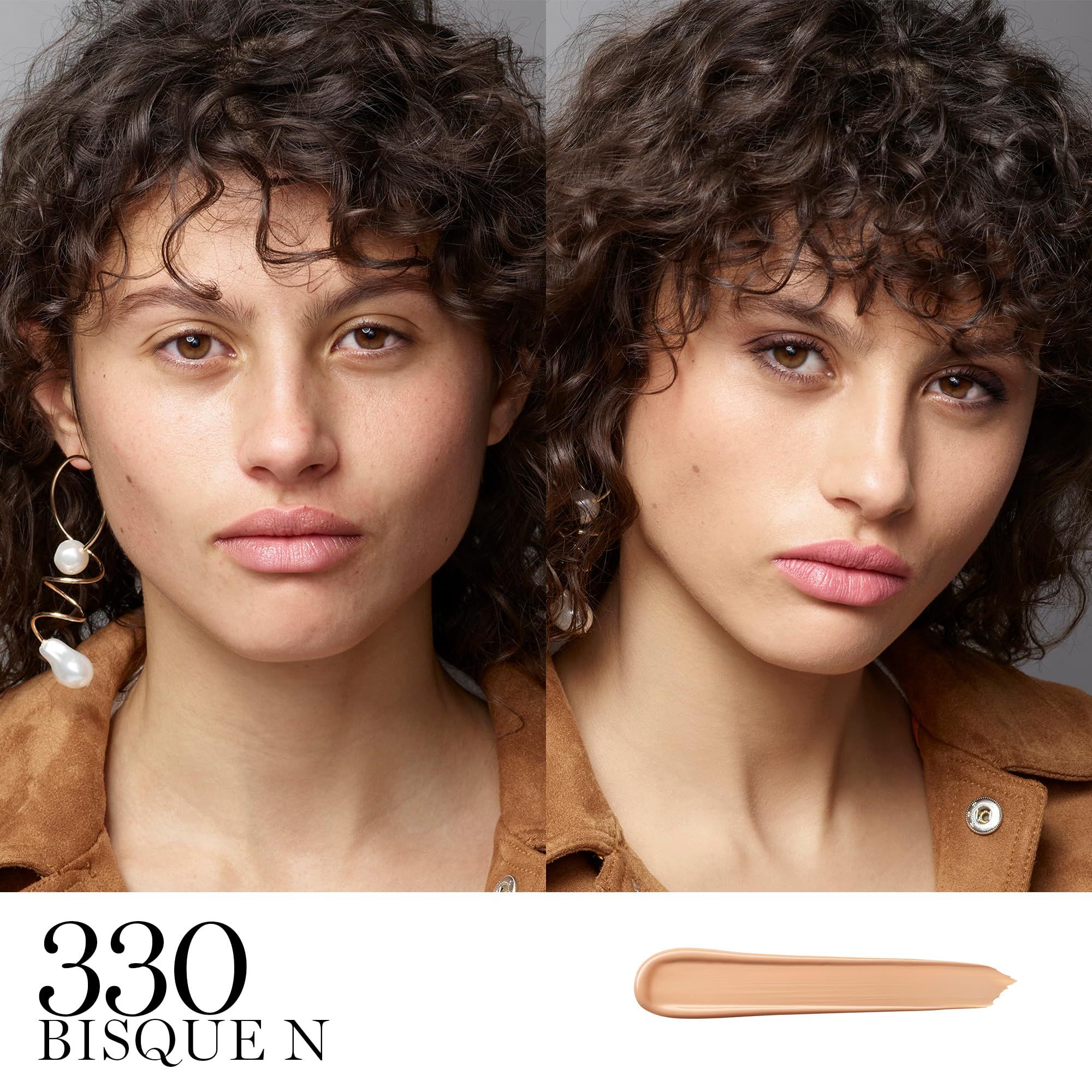 Vorher-Nachher-Vergleich. Frau mit Locken, links ungeschminkt, rechts geschminkt. Concealer-Farbton 330 Bisque N.