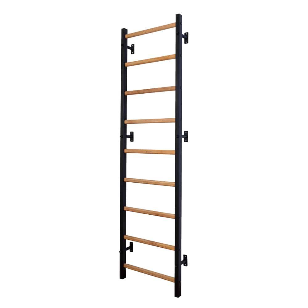 Sprossenwand mit schwarzen Rahmen und Holzsprossen. 8 Sprossen. Wandmontage.