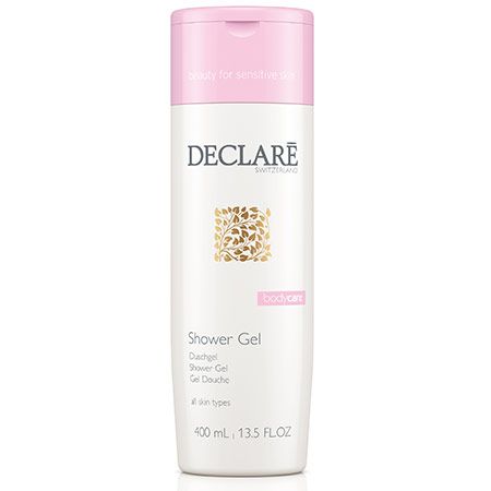 Weißes Duschgel mit rosa Deckel. Aufschrift Declare, Schriftzug 'Shower Gel' und 'bodycare'.