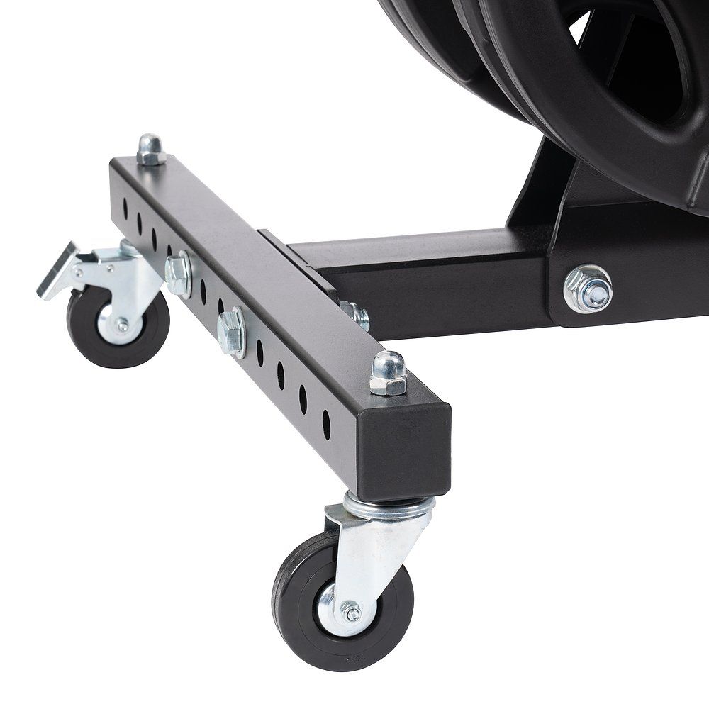 Detailansicht der Rollen und der Halterung des Hantelscheiben-Ablageständers. Schwarzes Metall, silberne Schrauben.