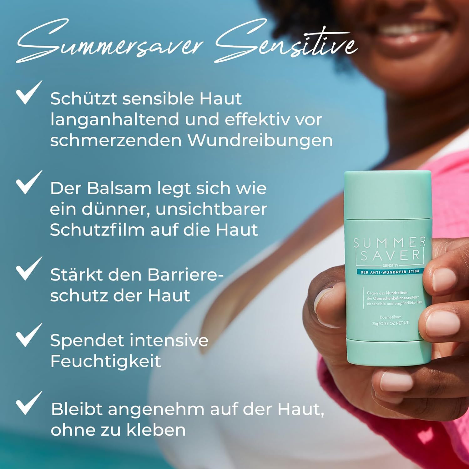 Hand hält einen grünen Stick. Auf dem Stick steht 'SUMMERSAVER Sensitive'.