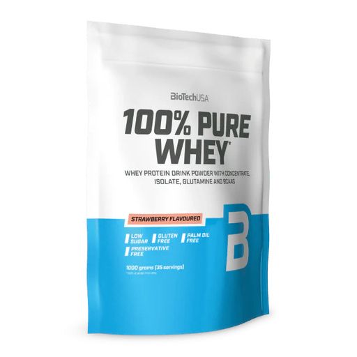 Beutel mit Proteinpulver. Aufschrift: 100% Pure Whey, Erdbeergeschmack. Enthält Isolat, Glutamin und BCAAs. 1000g.