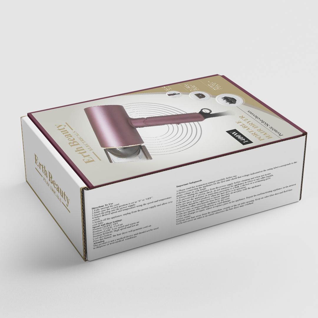 Produktbox. ErthBeauty, tragbarer Haartrockner. Pflaumenfarbener Haartrockner abgebildet. Zubehör-Symbole. Text und Logos. Winkelansicht.
