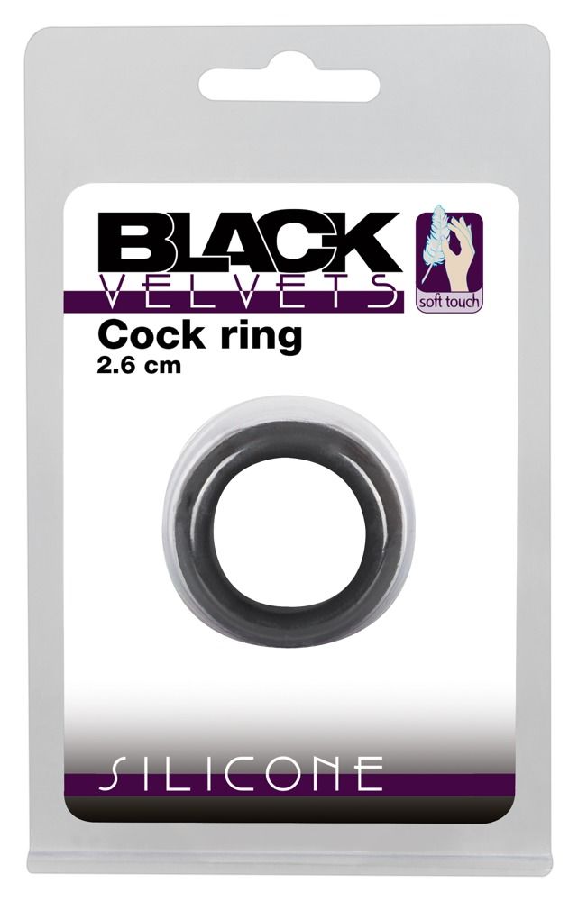 Verpackung mit schwarzem Penisring. Marke: Black Velvets. Größe: 2,6 cm.