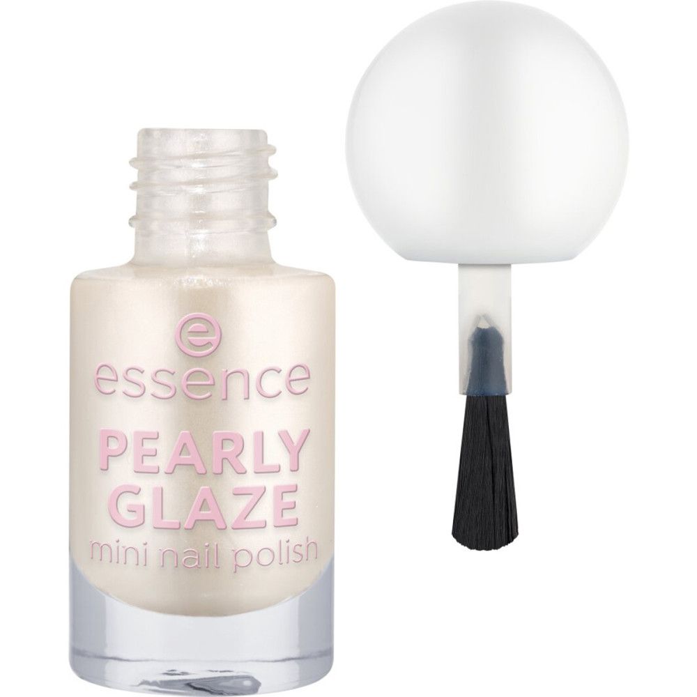 Nagellackflasche und Pinsel mit weißem Deckel. Aufschrift: Essence Pearly Glaze Mini Nagellack.