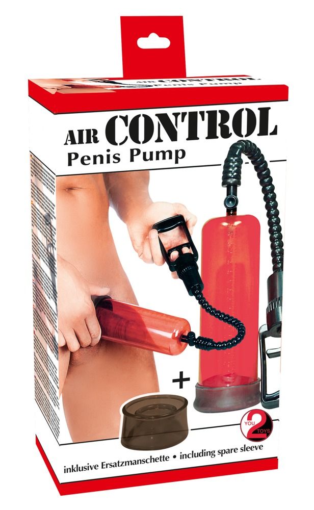Produktverpackung mit roter Zylinderpumpe, schwarzem Schlauch und Griff. Text: AIR CONTROL Penis Pump. Ersatzmanschette.