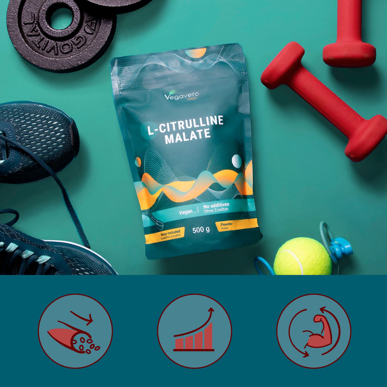 L-Citrullin Malat Pulver Beutel neben Sportgeräten. Marke Vegavaro. Aufschrift: Vegan, ohne Zusätze, 500g. Illustrationen.