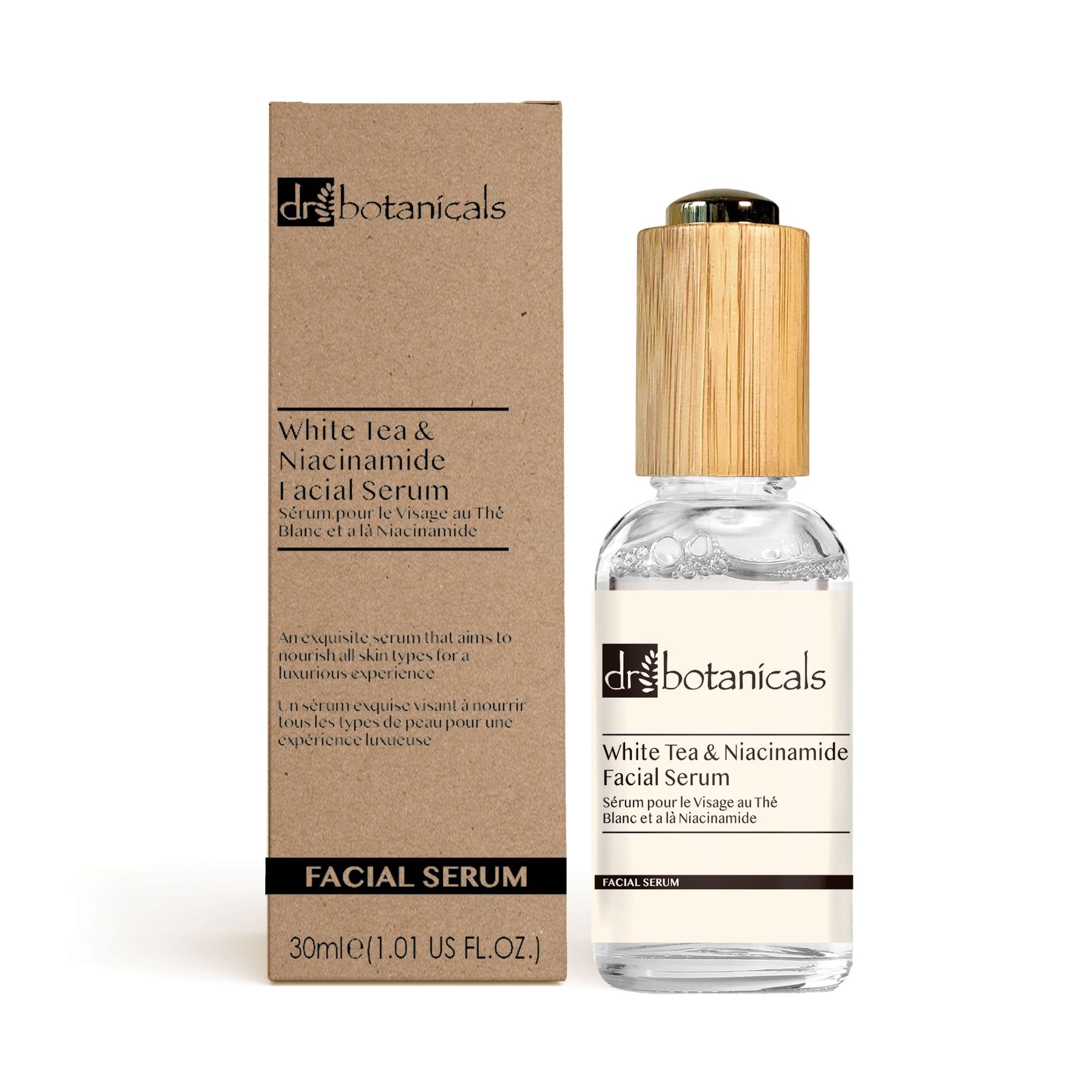 Serumflasche mit Holzverschluss und Kartonverpackung. Auf der Flasche und der Verpackung steht Text.