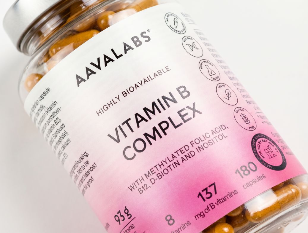 Nahaufnahme der Aavalabs Vitamin B Komplex Flasche.