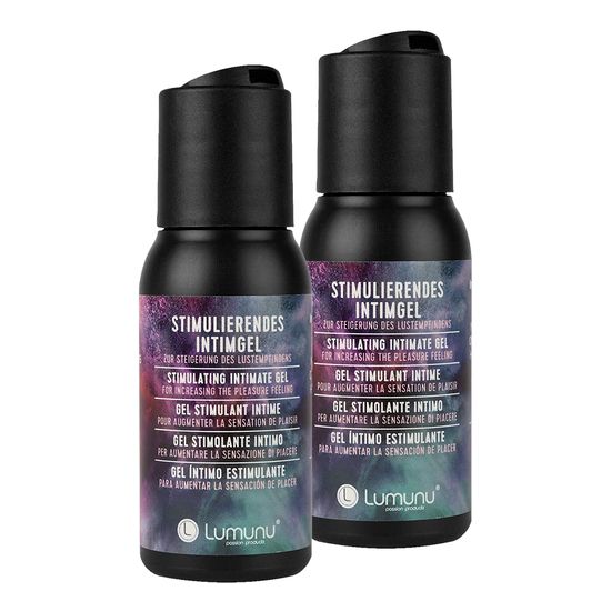 Zwei schwarze Flaschen mit dem Etikett "Stimulierendes Intimgel". Aufschrift in mehreren Sprachen. Marke: Lumunu.
